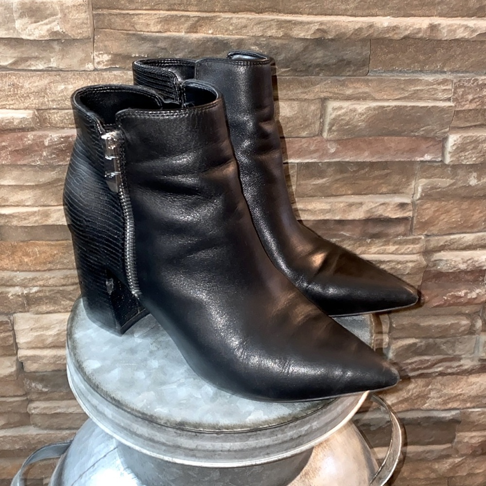 Marc Fisher Chunky Heel Ankle Boots Size 9